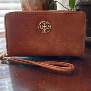 Chic Brown Leather Wristlet Clutch